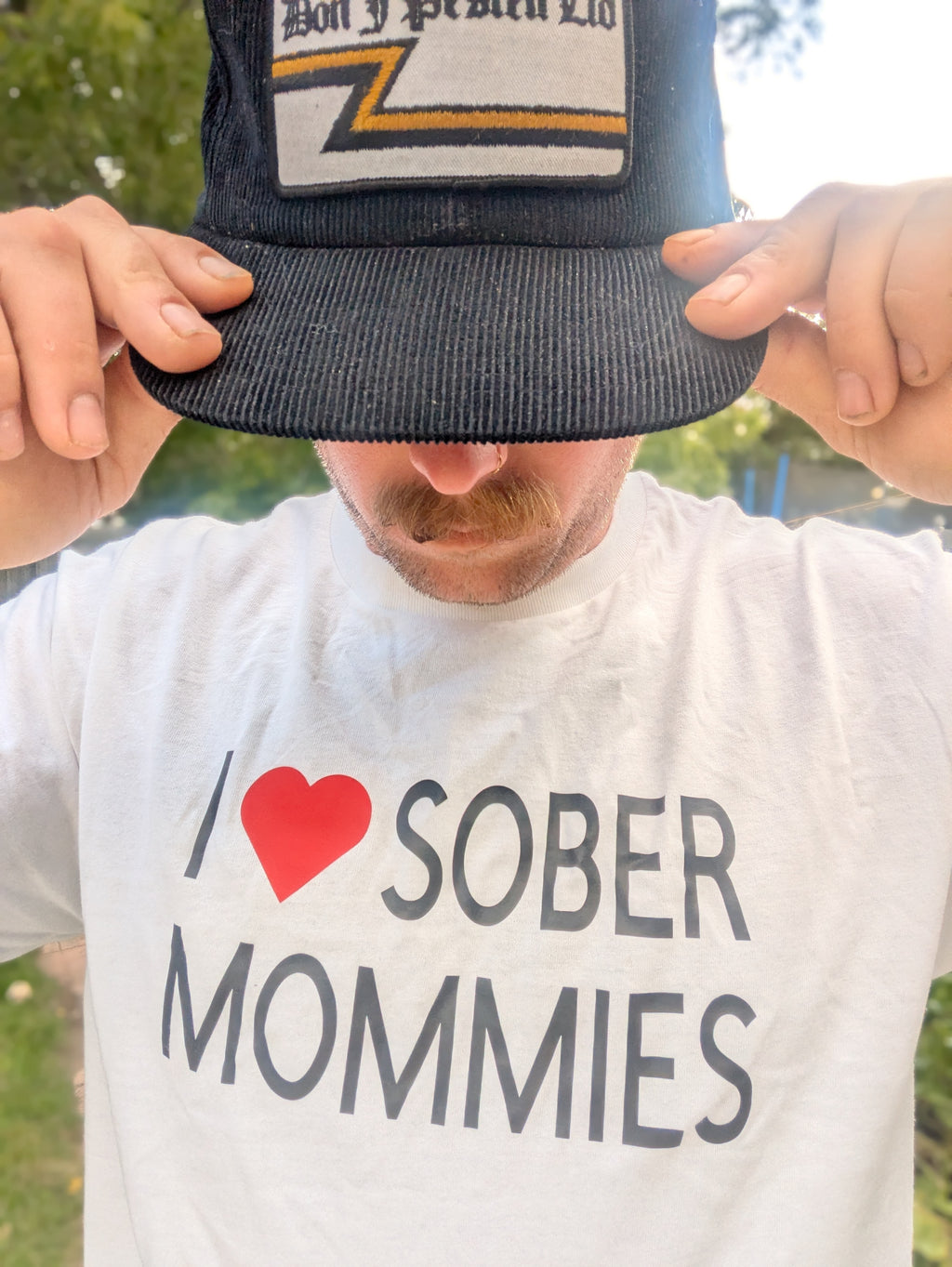I ♥️ Sober Mommies t-shirt